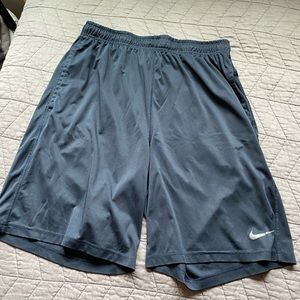 Nike flyknit workout shorts mens size XL